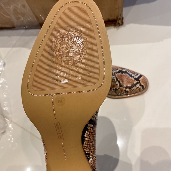 Vince Camuto snake skin booties. Brand new - Picture 4 of 8